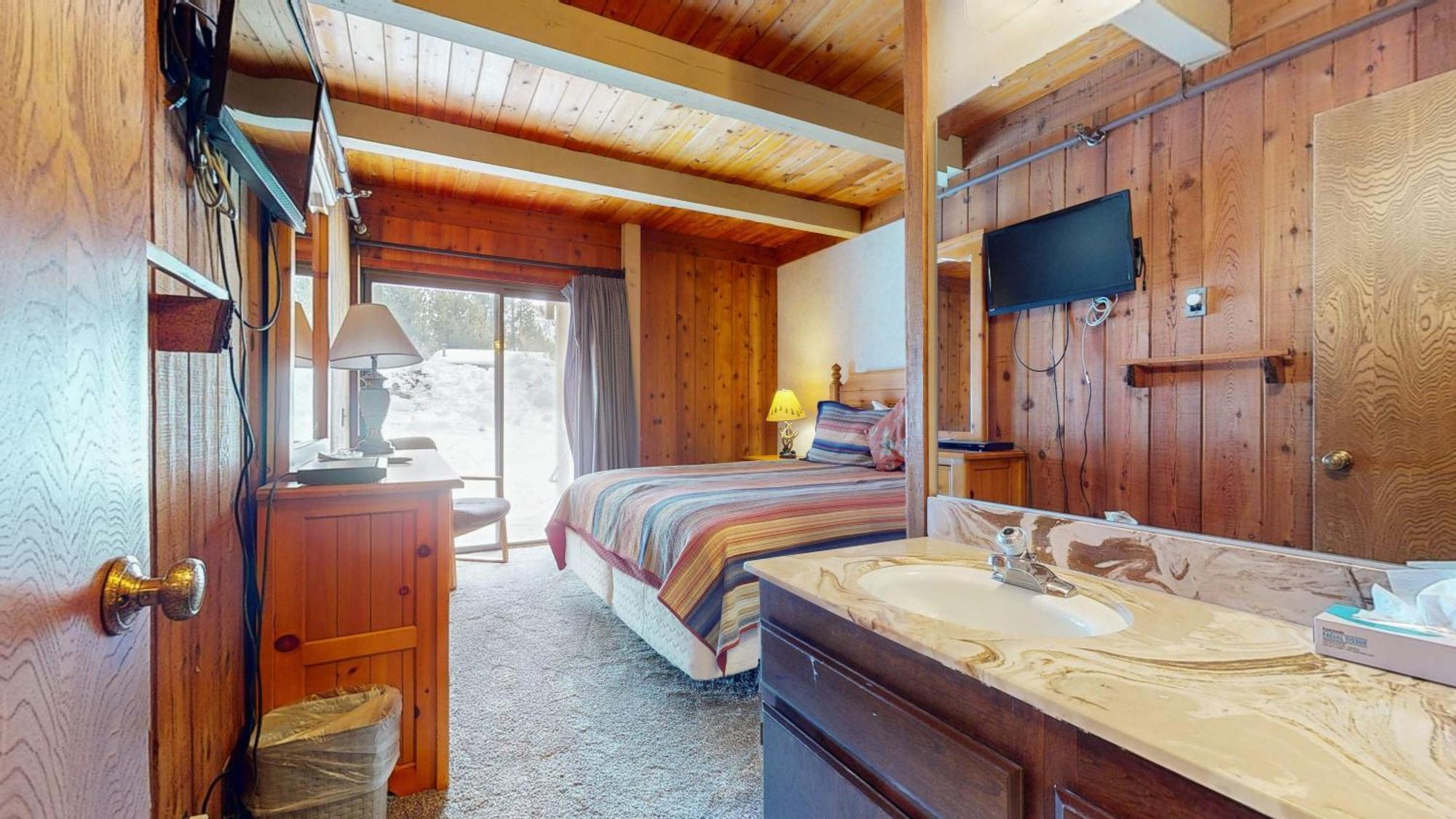 De Pinos #30 Mammoth Lakes
